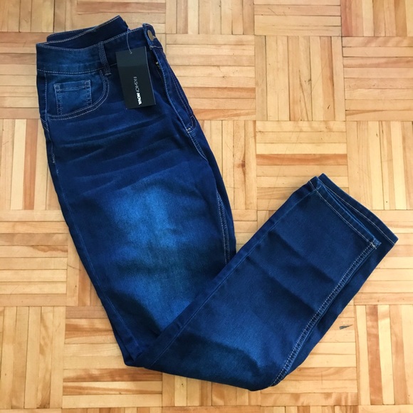 Plus size Fashionnova highrise jeans-Size 15 - Picture 2 of 6